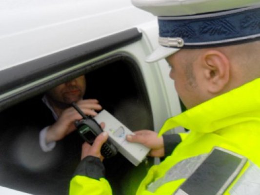 Băuţi şi fără permis, la volan